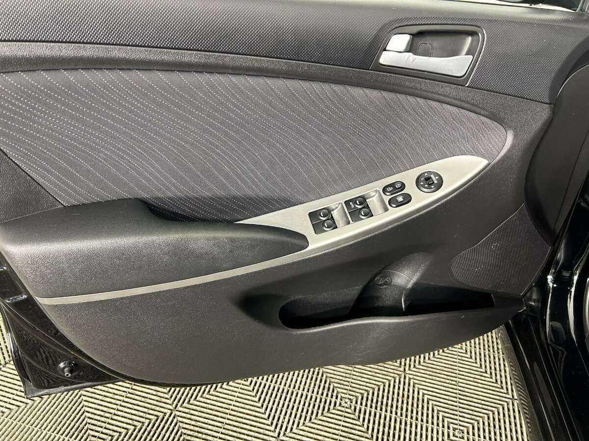 Hyundai Solaris б/у, 2015, Автоматическая. Фото: #7