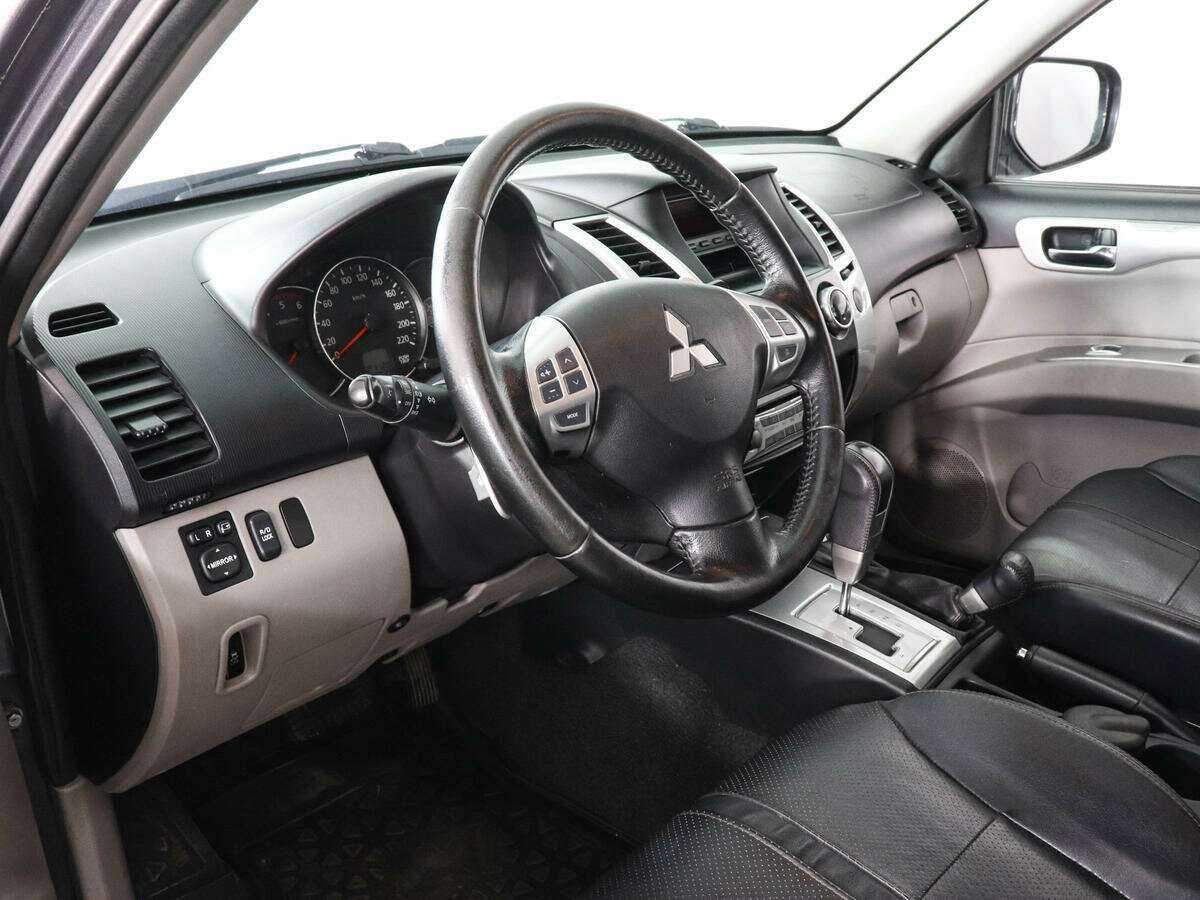 Mitsubishi Pajero Sport б/у, 2012, Автоматическая. Фото: #8