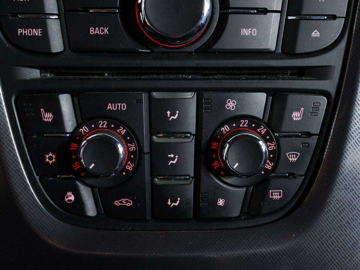 Opel Astra б/у, 2012, Автоматическая. Фото: #17