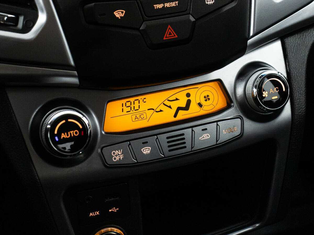 SsangYong Actyon б/у, 2014, Автоматическая. Фото: #14