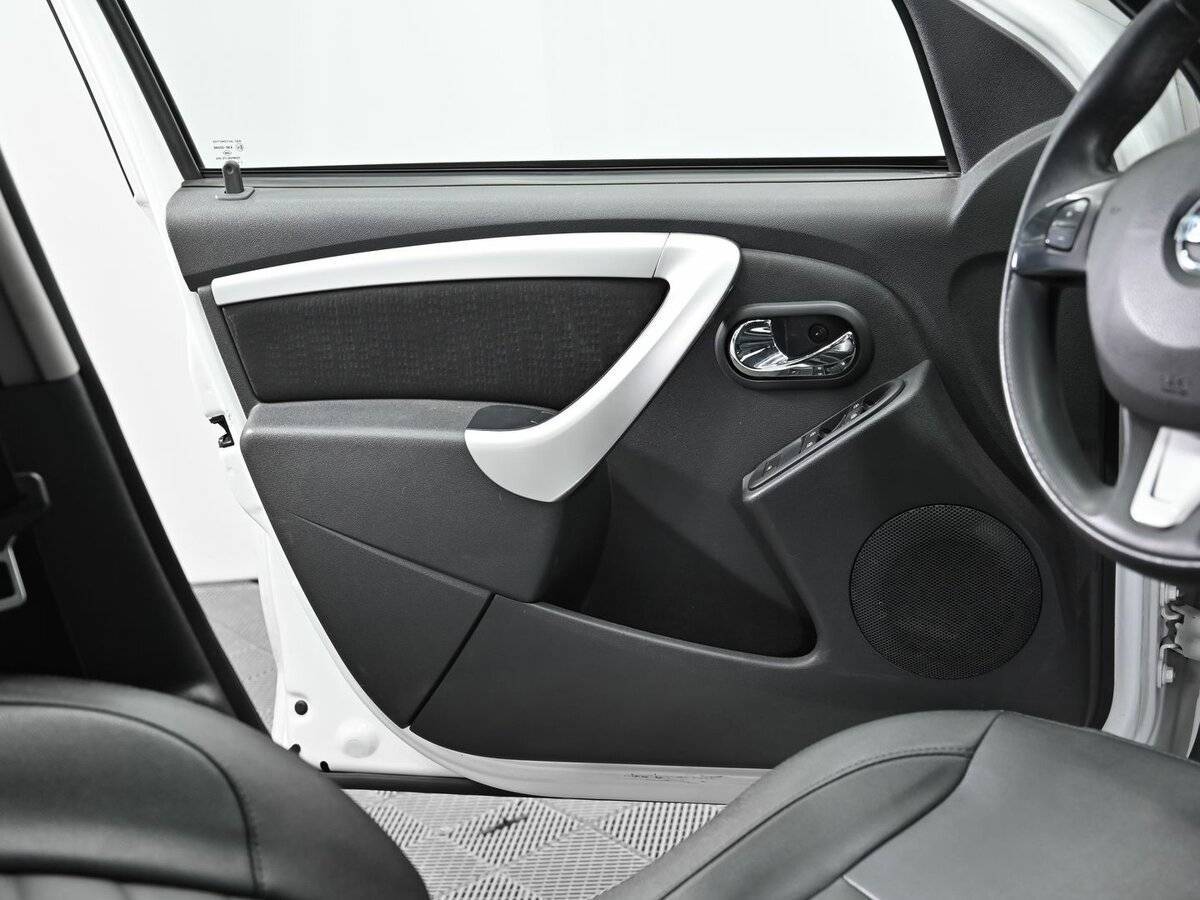 Nissan Terrano б/у, 2017, Автоматическая. Фото: #6