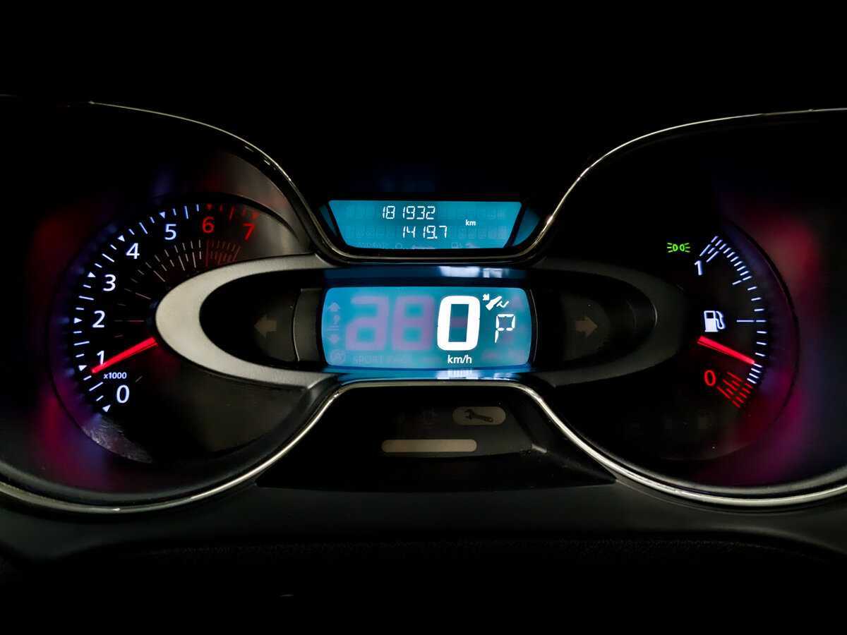 Renault Kaptur б/у, 2017, Автоматическая. Фото: #12