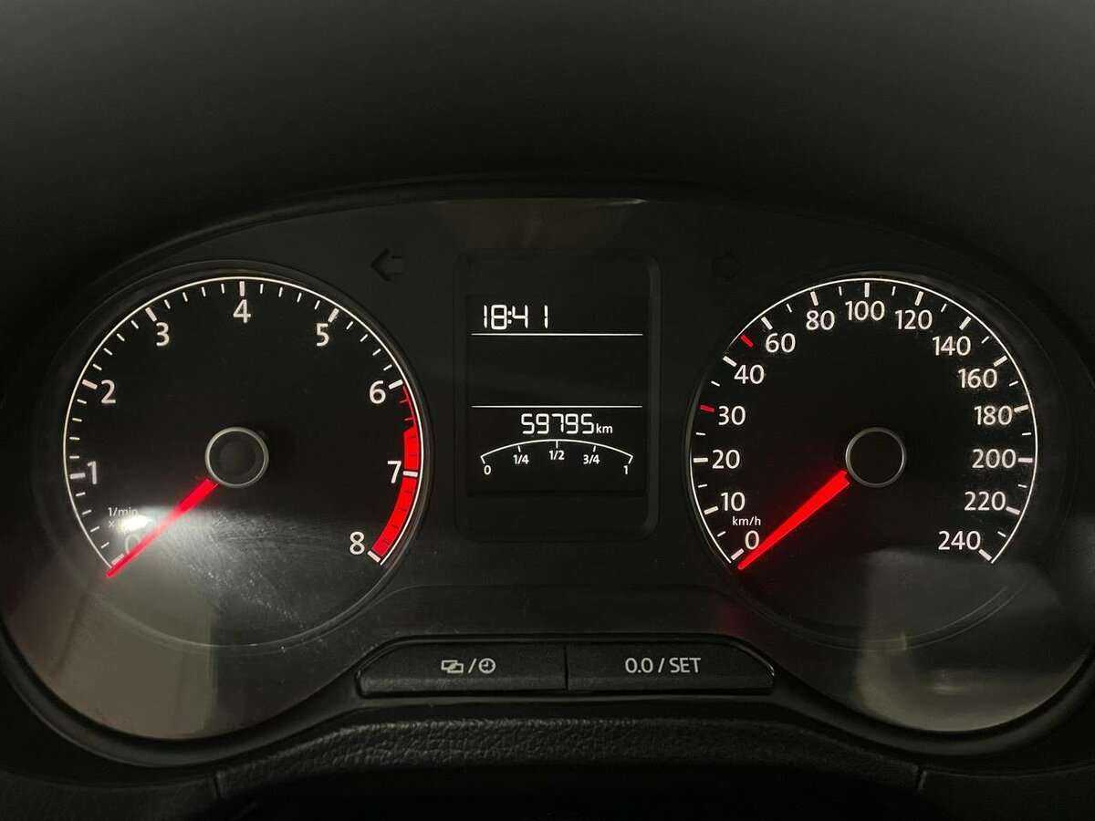 Volkswagen Polo б/у, 2020, Механическая. Фото: #4