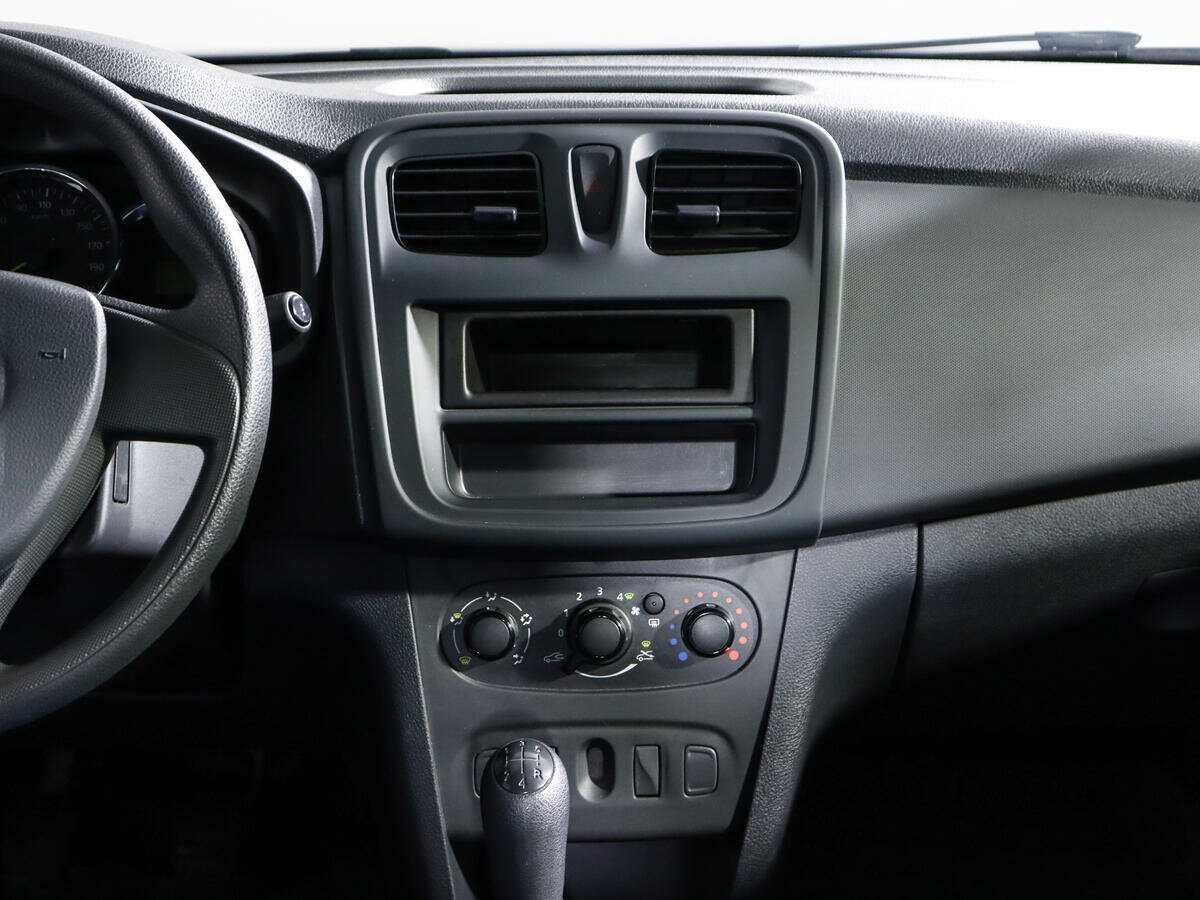 Renault Logan б/у, 2018, Механическая. Фото: #12