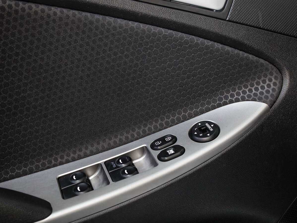 Hyundai Solaris б/у, 2015, Автоматическая. Фото: #17