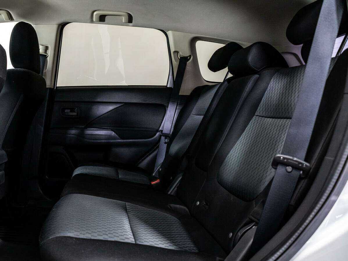 Mitsubishi Outlander б/у, 2015, Вариатор. Фото: #9