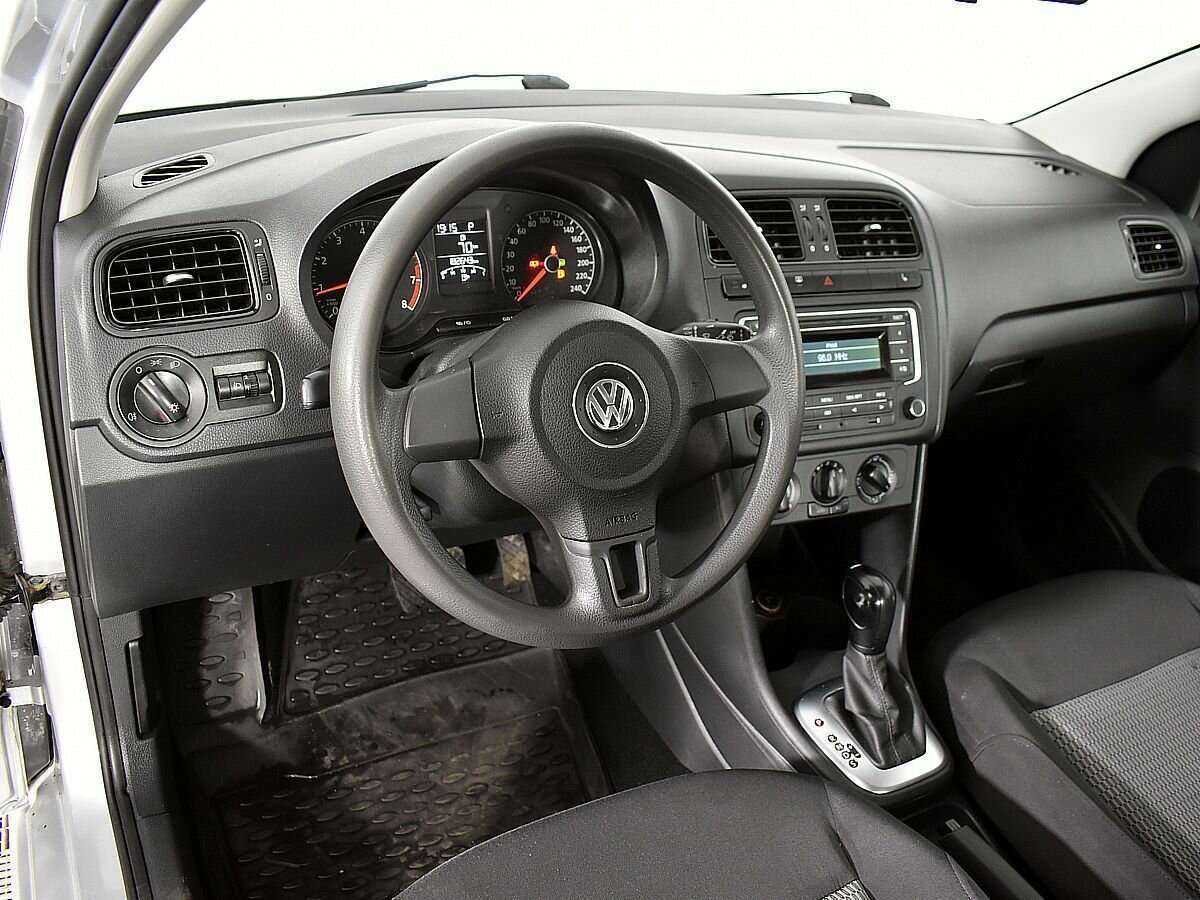 Volkswagen Polo б/у, 2014, Автоматическая. Фото: #4