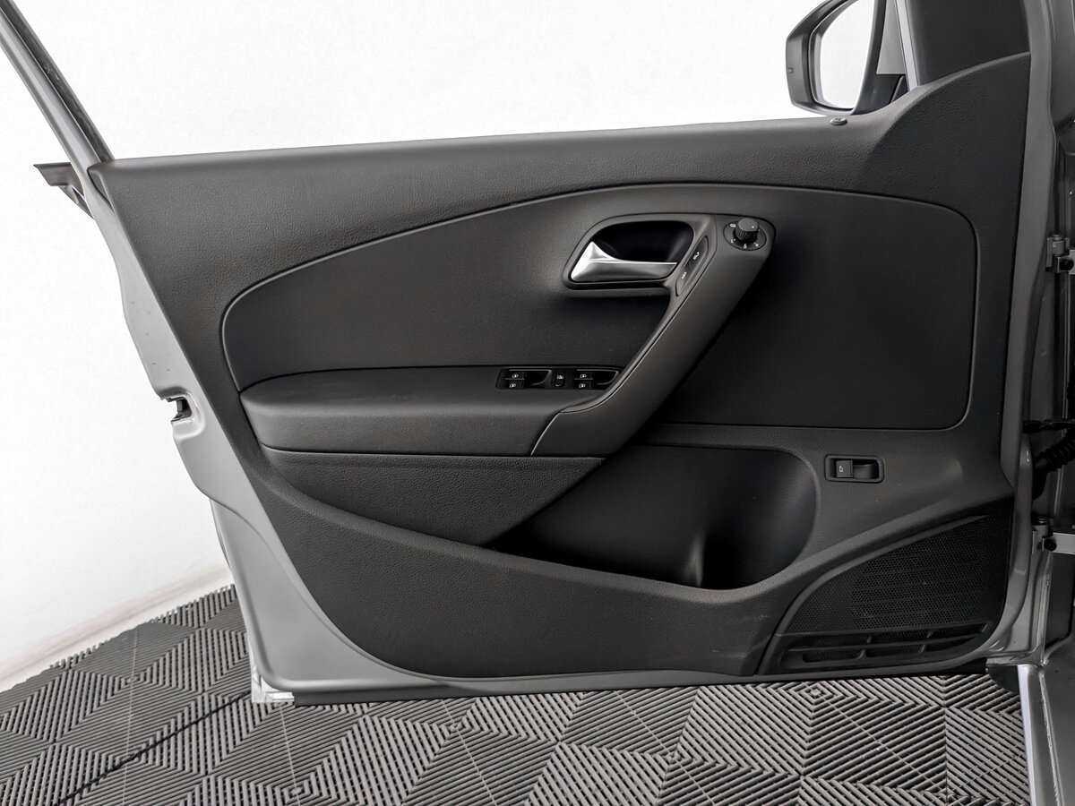 Volkswagen Polo б/у, 2019, Механическая. Фото: #17