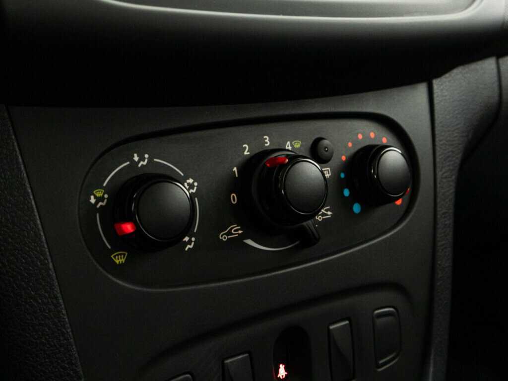 Renault Sandero б/у, 2016, Механическая. Фото: #14