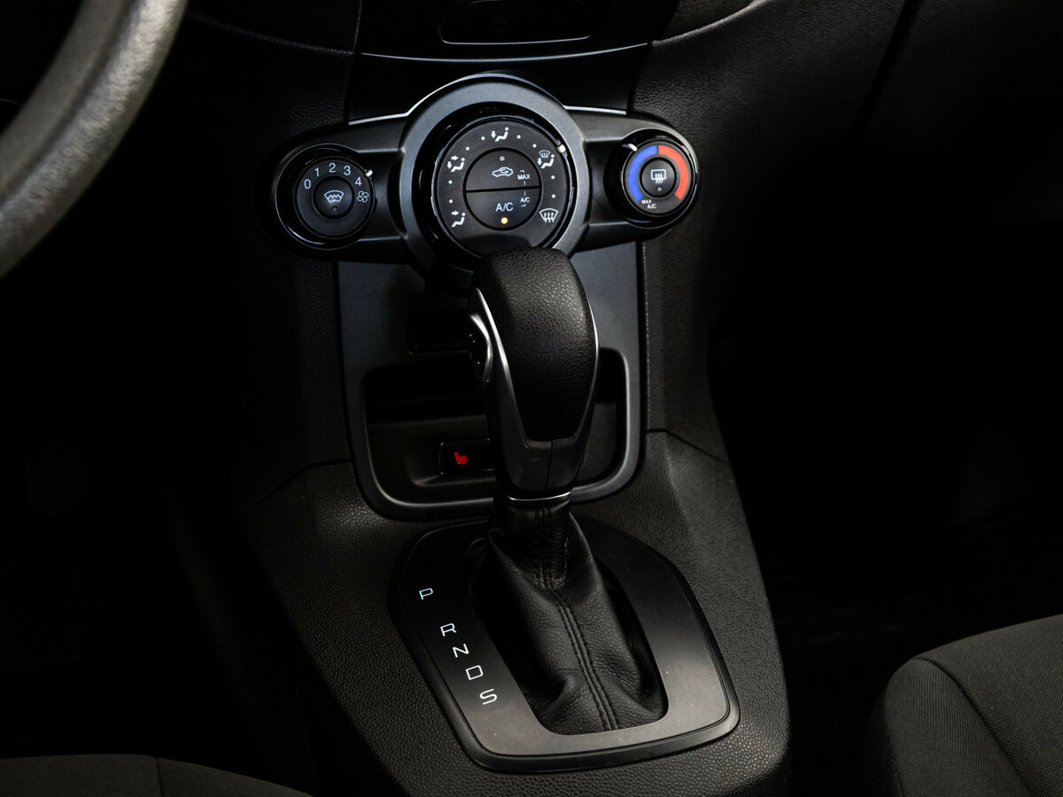 Ford Fiesta б/у, 2016, Роботизированная. Фото: #9