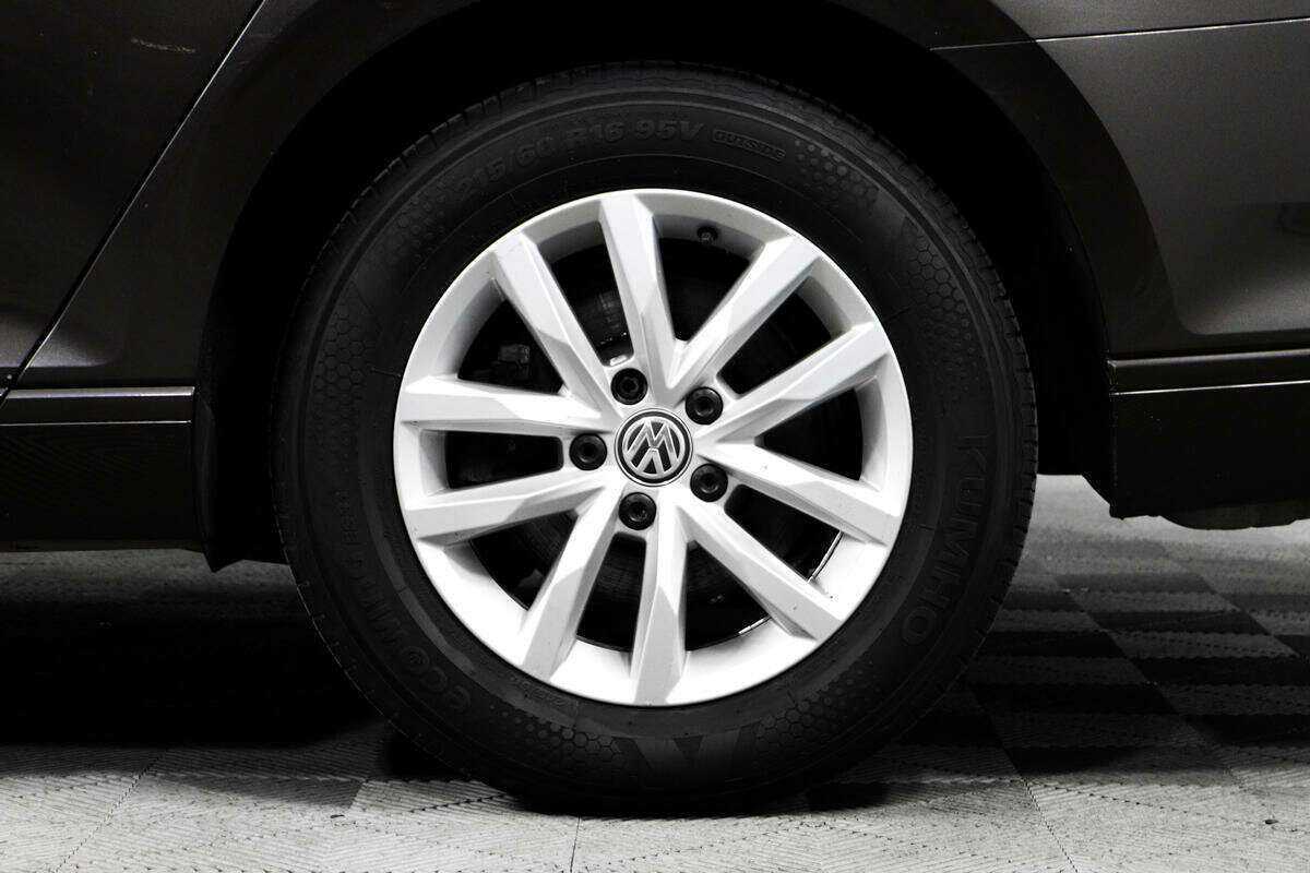 Volkswagen Passat б/у, 2016, Роботизированная. Фото: #13