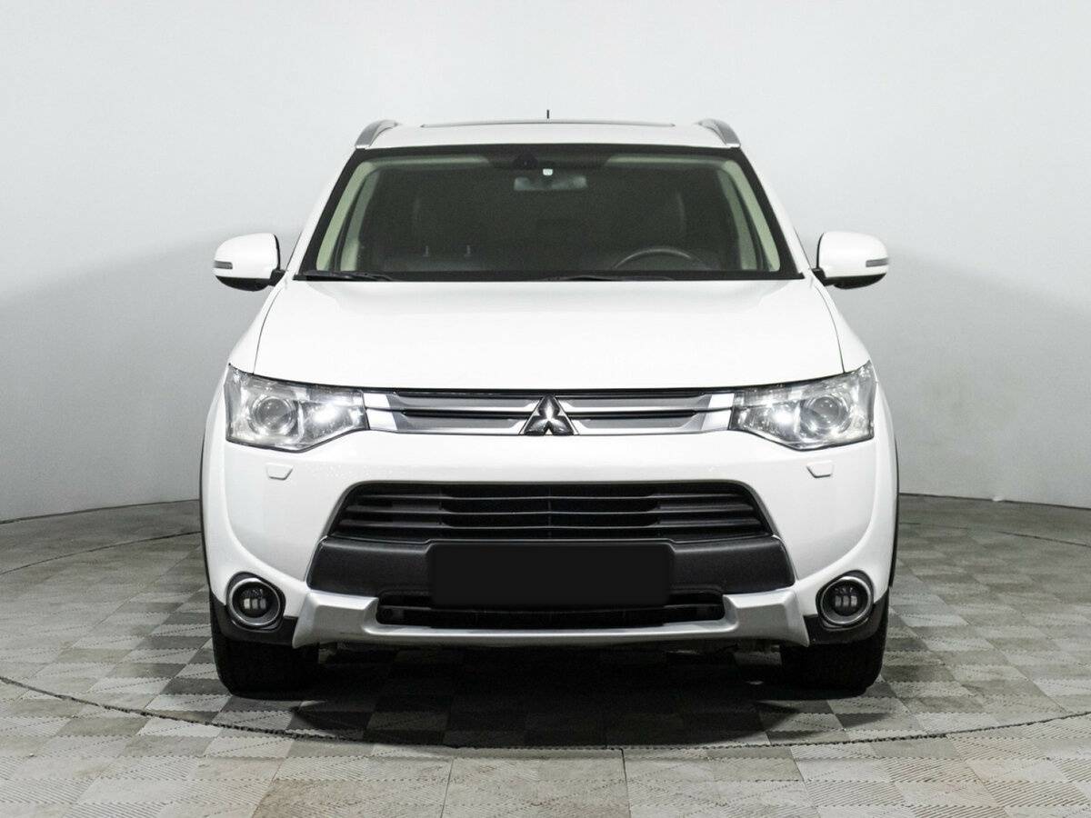 Mitsubishi Outlander б/у, 2014, Автоматическая. Фото: #1