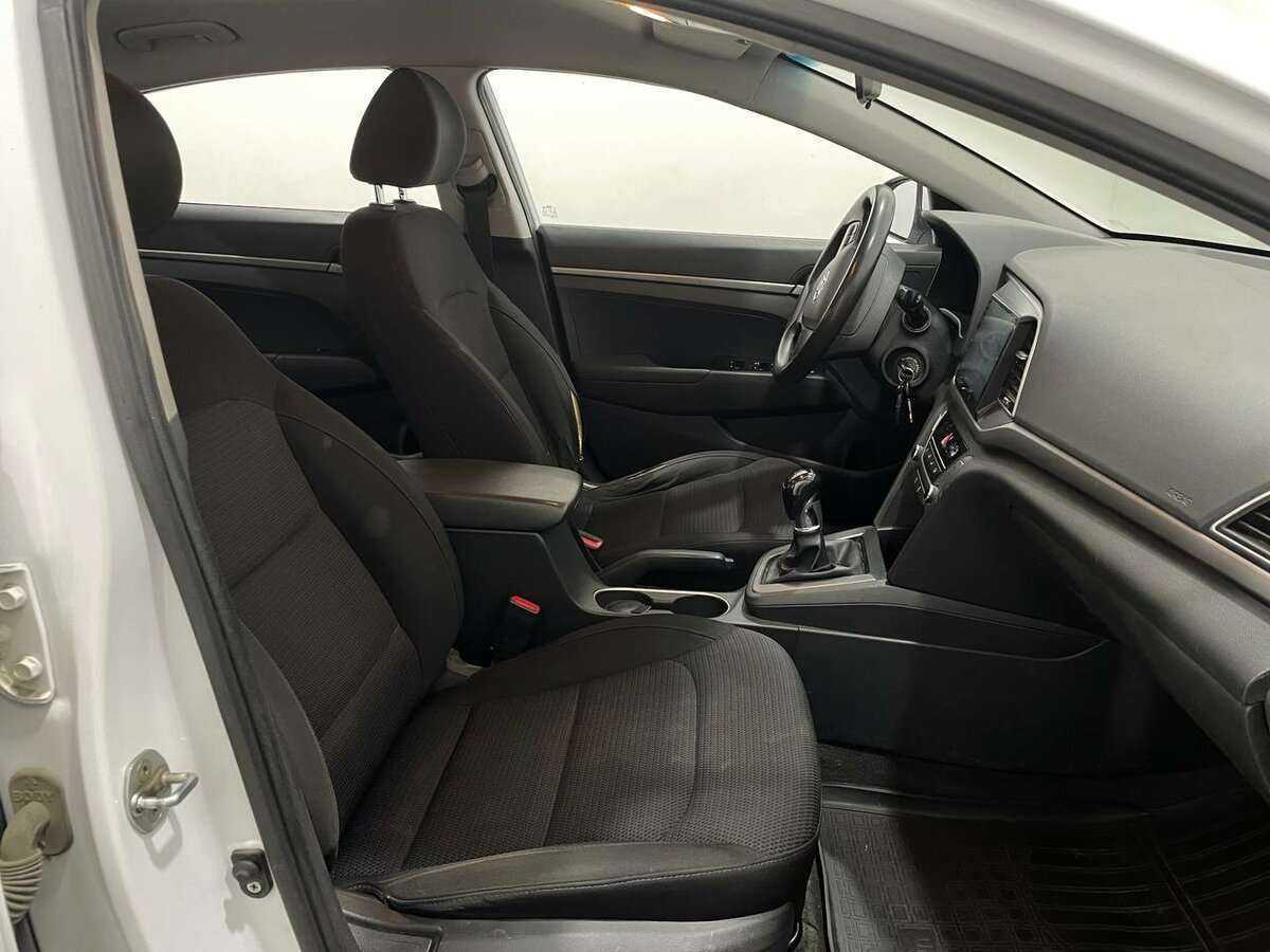 Hyundai Elantra б/у, 2016, Механическая. Фото: #5