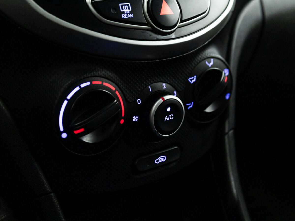 Hyundai Solaris б/у, 2012, Автоматическая. Фото: #14