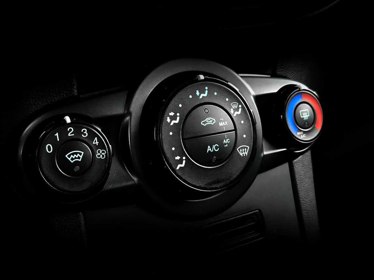 Ford Fiesta б/у, 2017, Роботизированная. Фото: #23