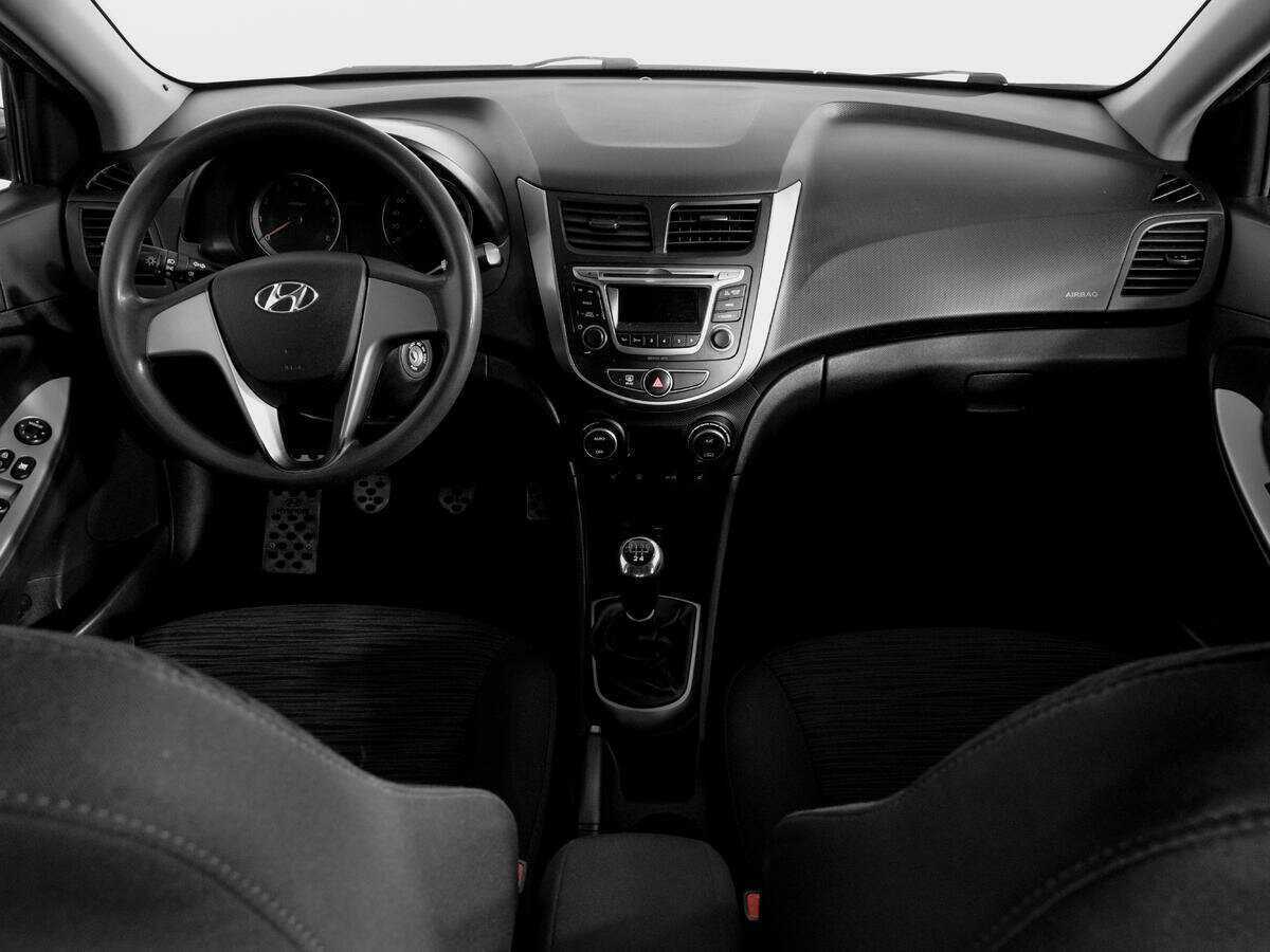 Hyundai Solaris б/у, 2016, Механическая. Фото: #11