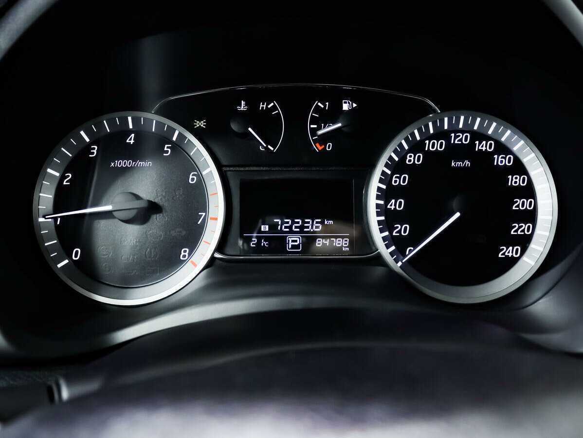 Nissan Tiida б/у, 2015, Вариатор. Фото: #7