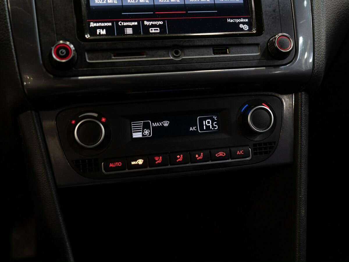 Volkswagen Polo б/у, 2019, Механическая. Фото: #11