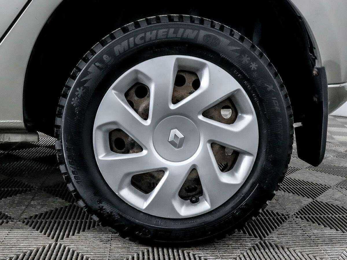 Renault Sandero б/у, 2015, Механическая. Фото: #12