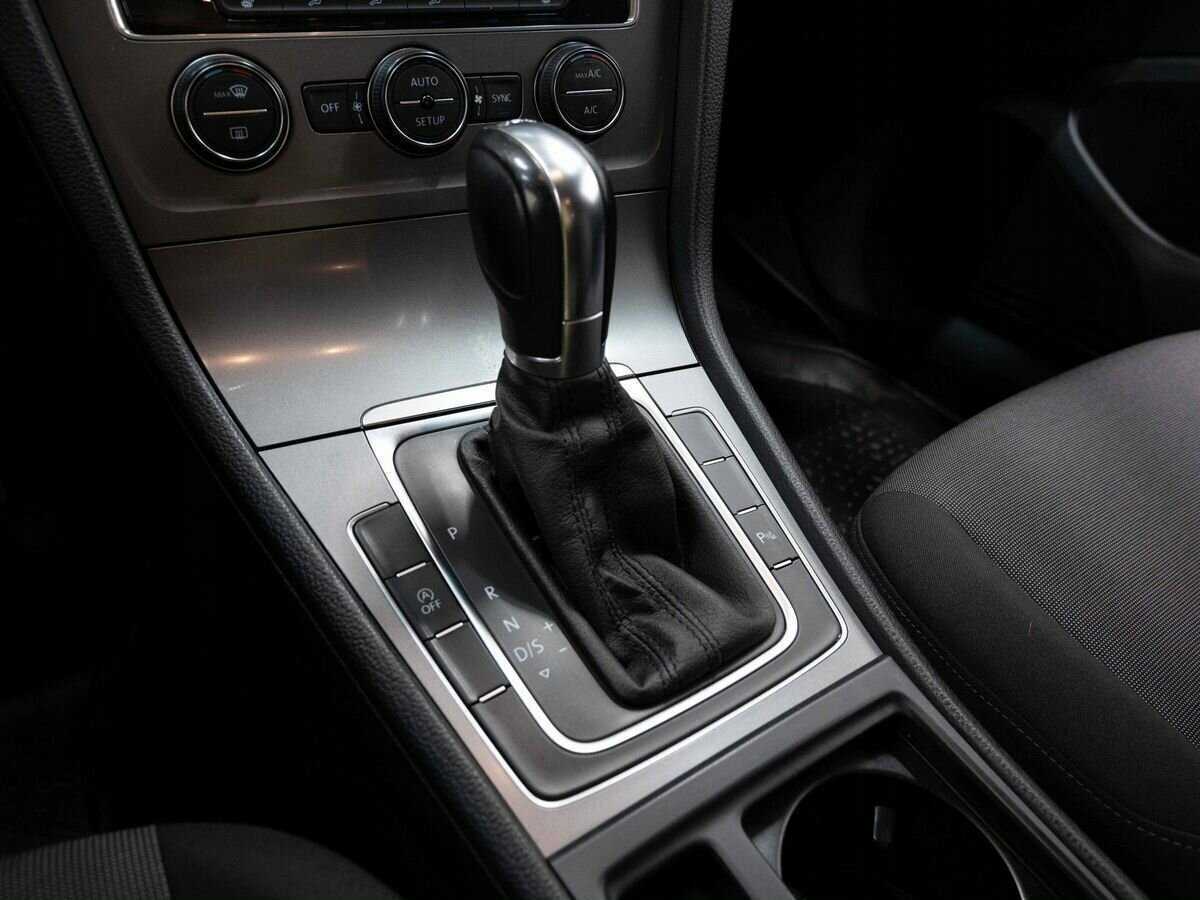 Volkswagen Golf б/у, 2013, Роботизированная. Фото: #21