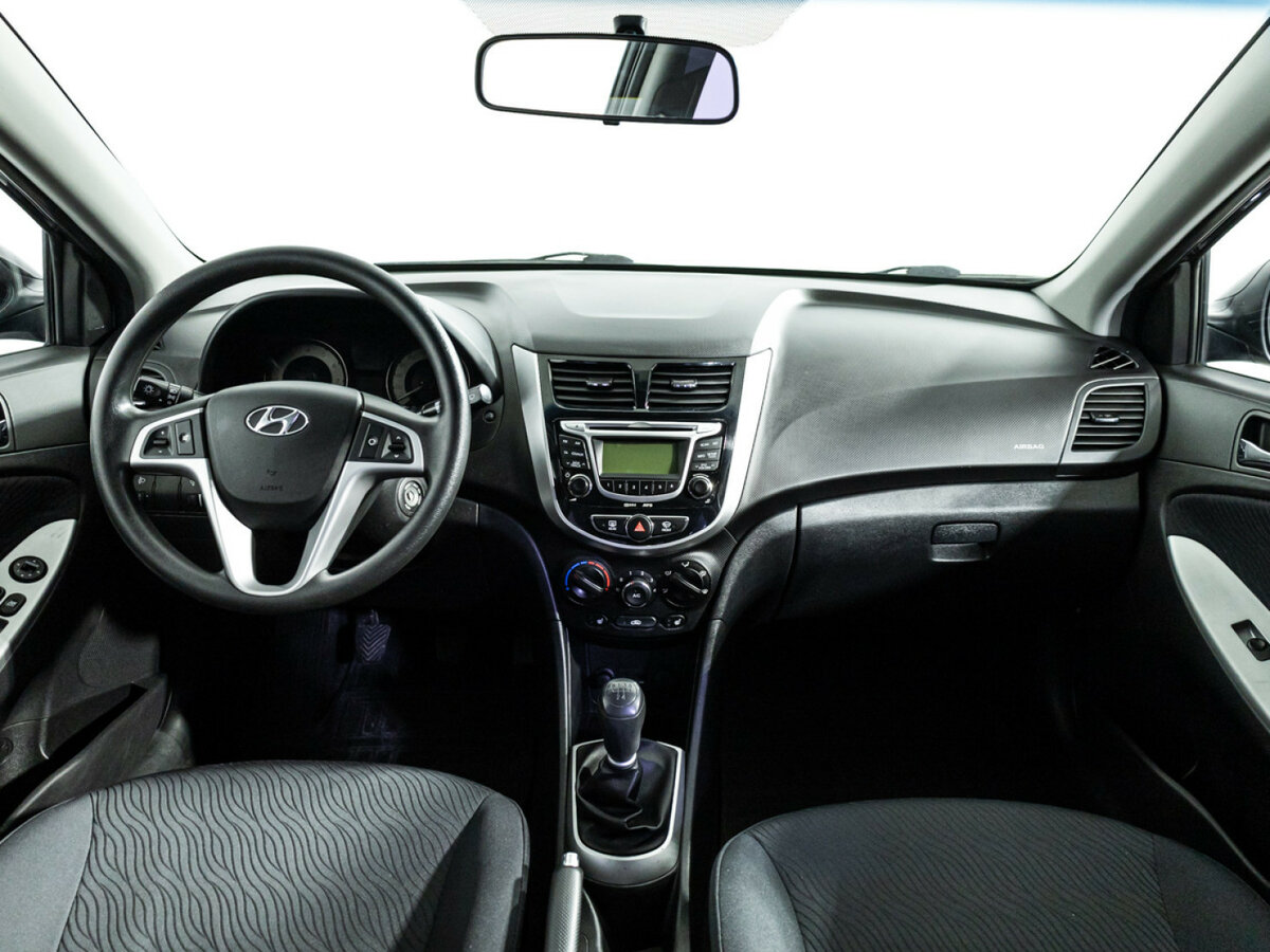 Hyundai Solaris б/у, 2012, Механическая. Фото: #12