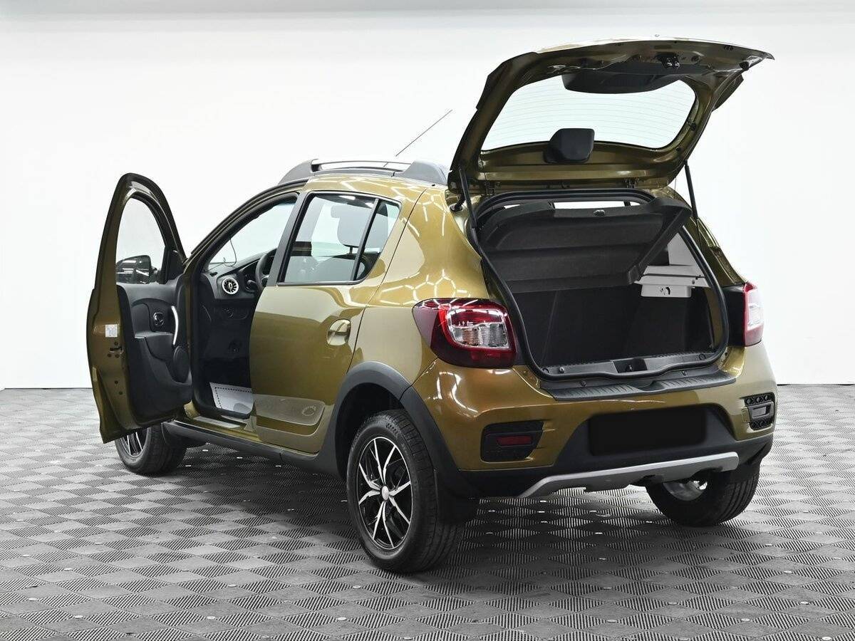 Renault Sandero б/у, 2016, Автоматическая. Фото: #4