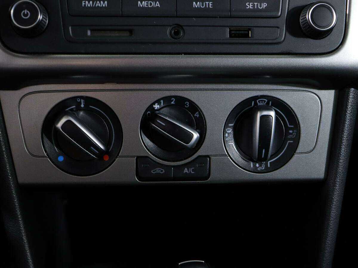 Volkswagen Polo б/у, 2019, Автоматическая. Фото: #16