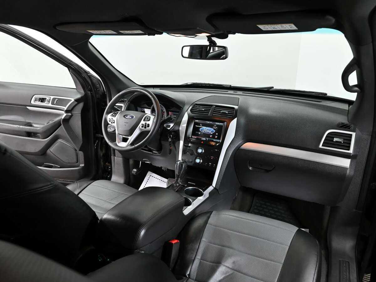 Ford Explorer б/у, 2014, Автоматическая. Фото: #4
