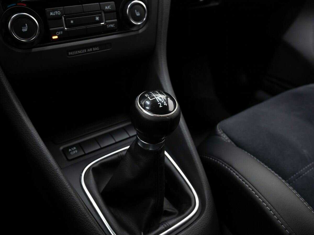 Volkswagen Golf б/у, 2012, Механическая. Фото: #18