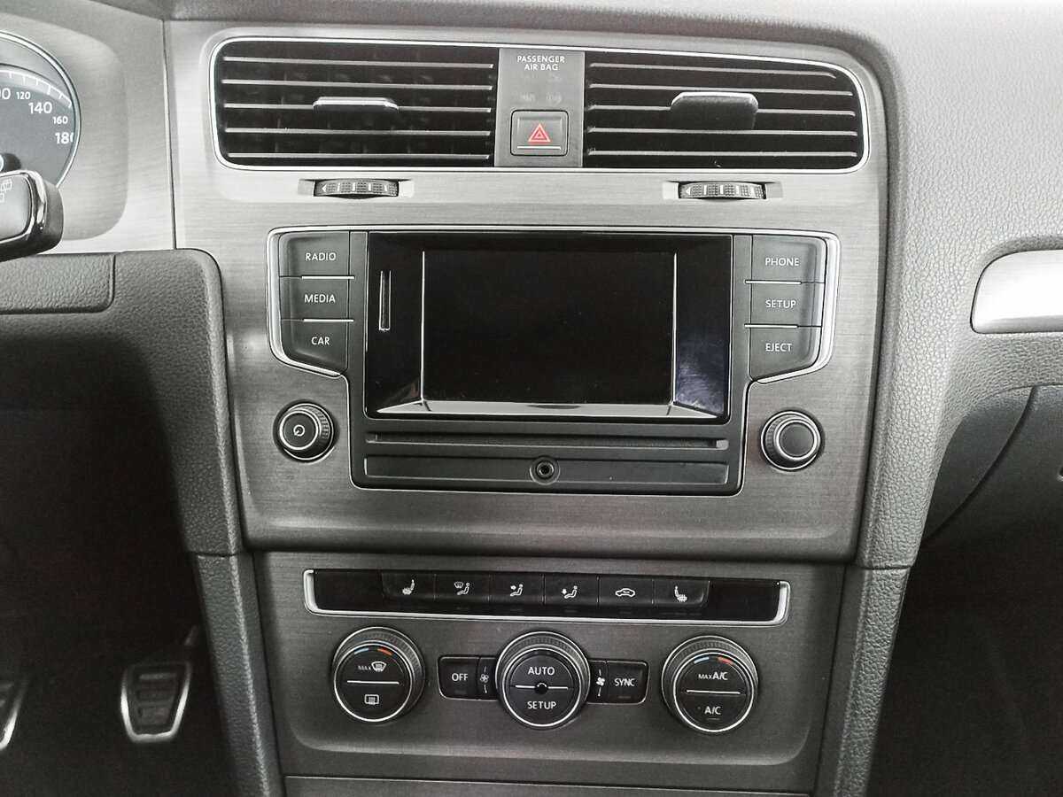 Volkswagen Golf б/у, 2013, Механическая. Фото: #12