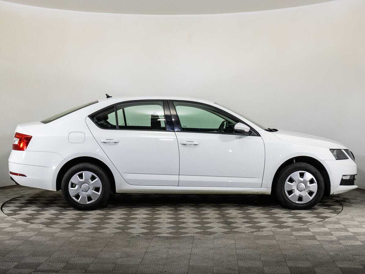 Skoda Octavia б/у, 2019, Механическая. Фото: #3