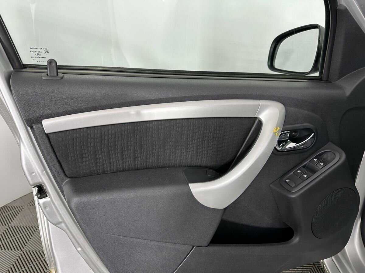 Nissan Terrano б/у, 2015, Автоматическая. Фото: #7