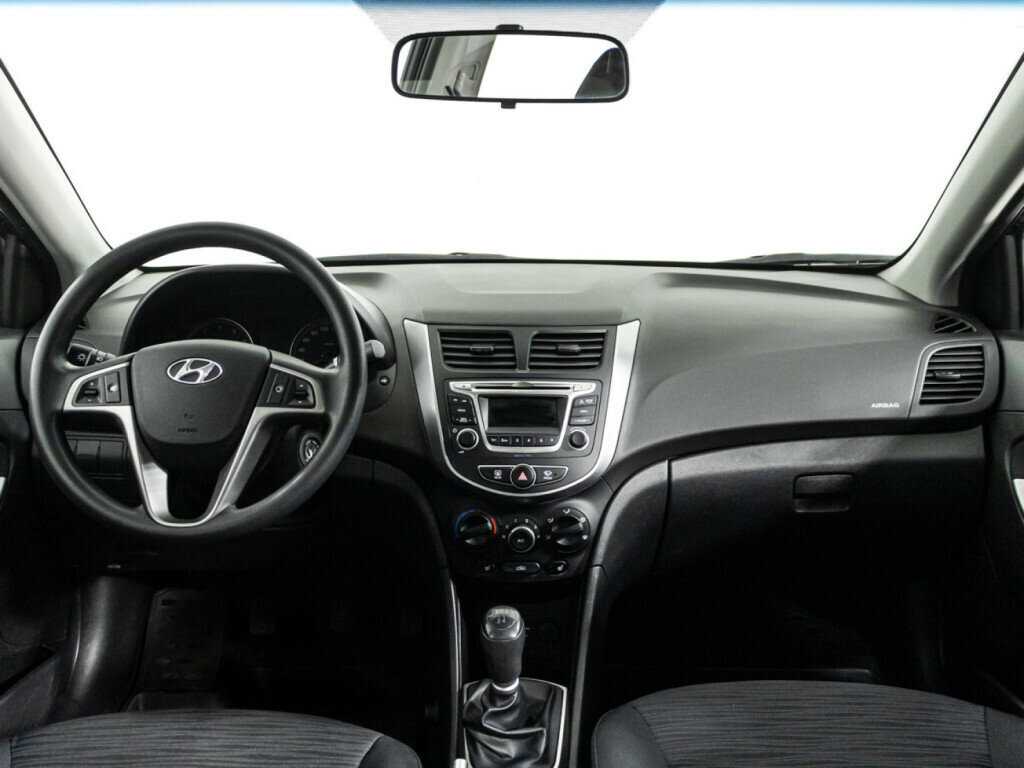 Hyundai Solaris б/у, 2016, Механическая. Фото: #12