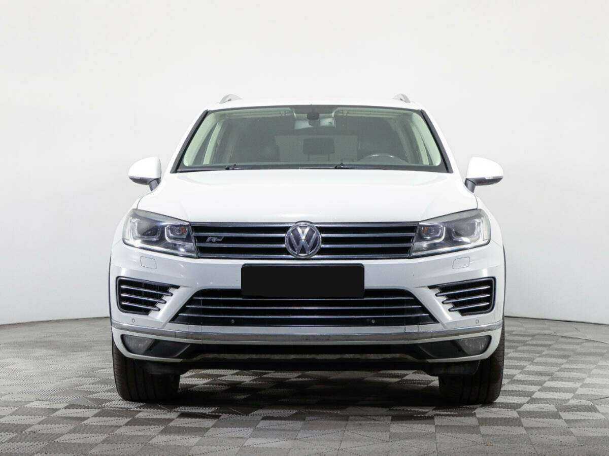 Volkswagen Touareg б/у, 2016, Автоматическая. Фото: #1