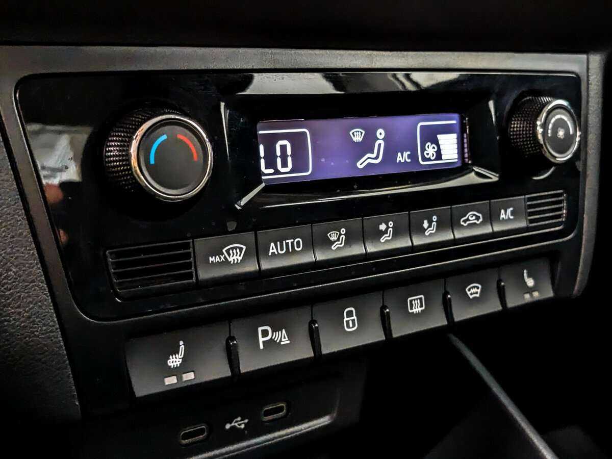 Volkswagen Polo б/у, 2020, Механическая. Фото: #23