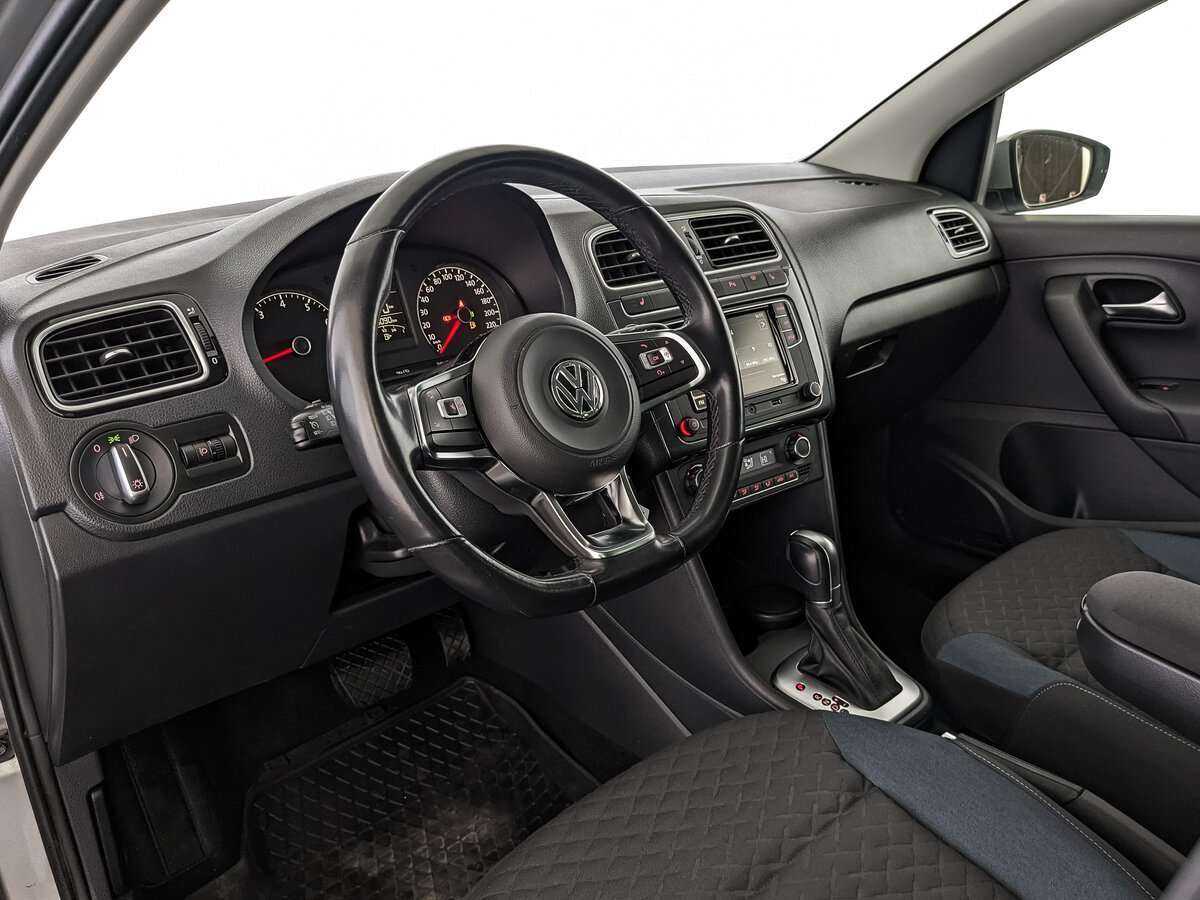 Volkswagen Polo б/у, 2020, Автоматическая. Фото: #10