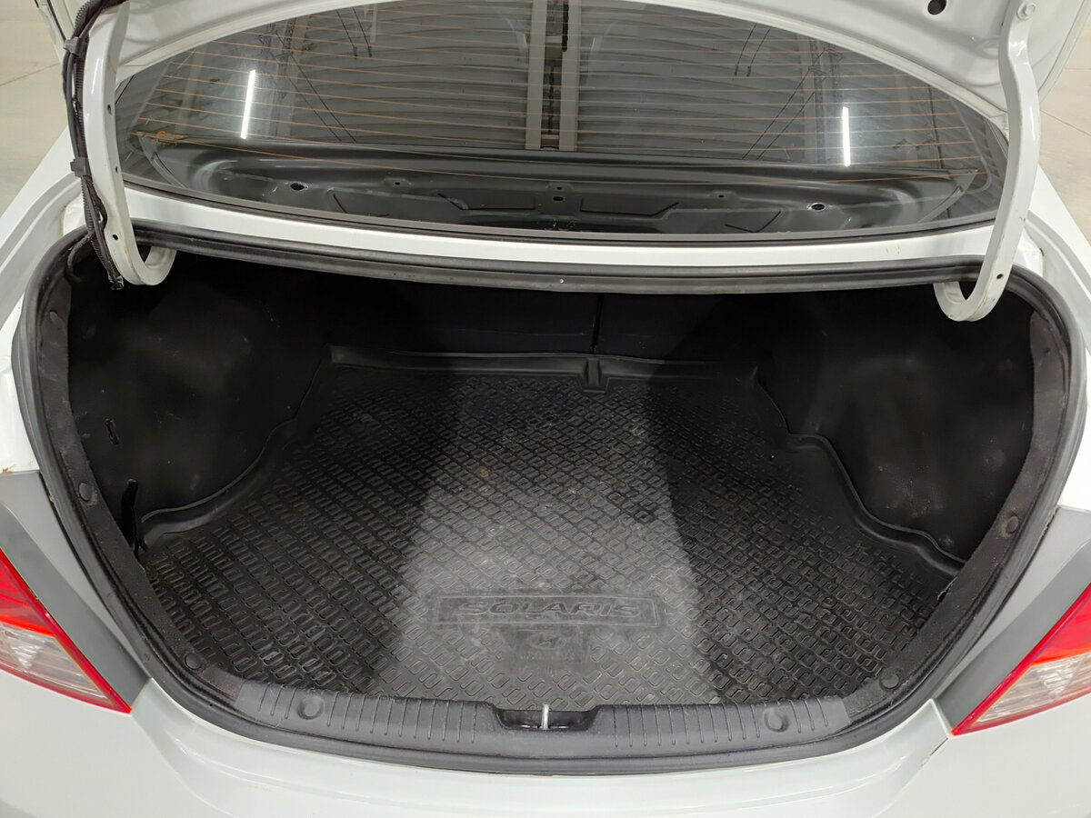 Hyundai Solaris б/у, 2013, Механическая. Фото: #9