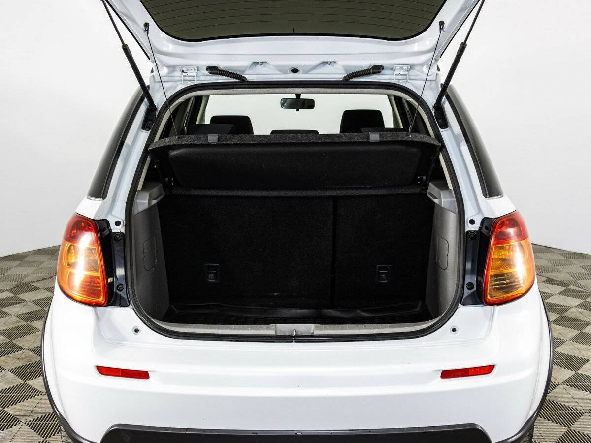 Suzuki SX4 б/у, 2012, Механическая. Фото: #15