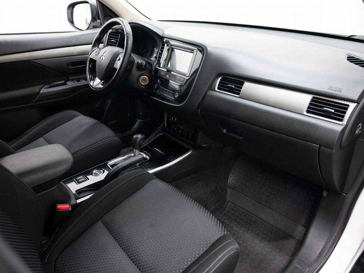 Mitsubishi Outlander б/у, 2017, Вариатор. Фото: #10