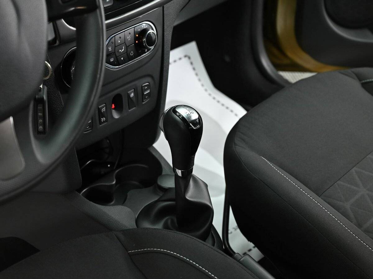 Renault Sandero б/у, 2016, Автоматическая. Фото: #9