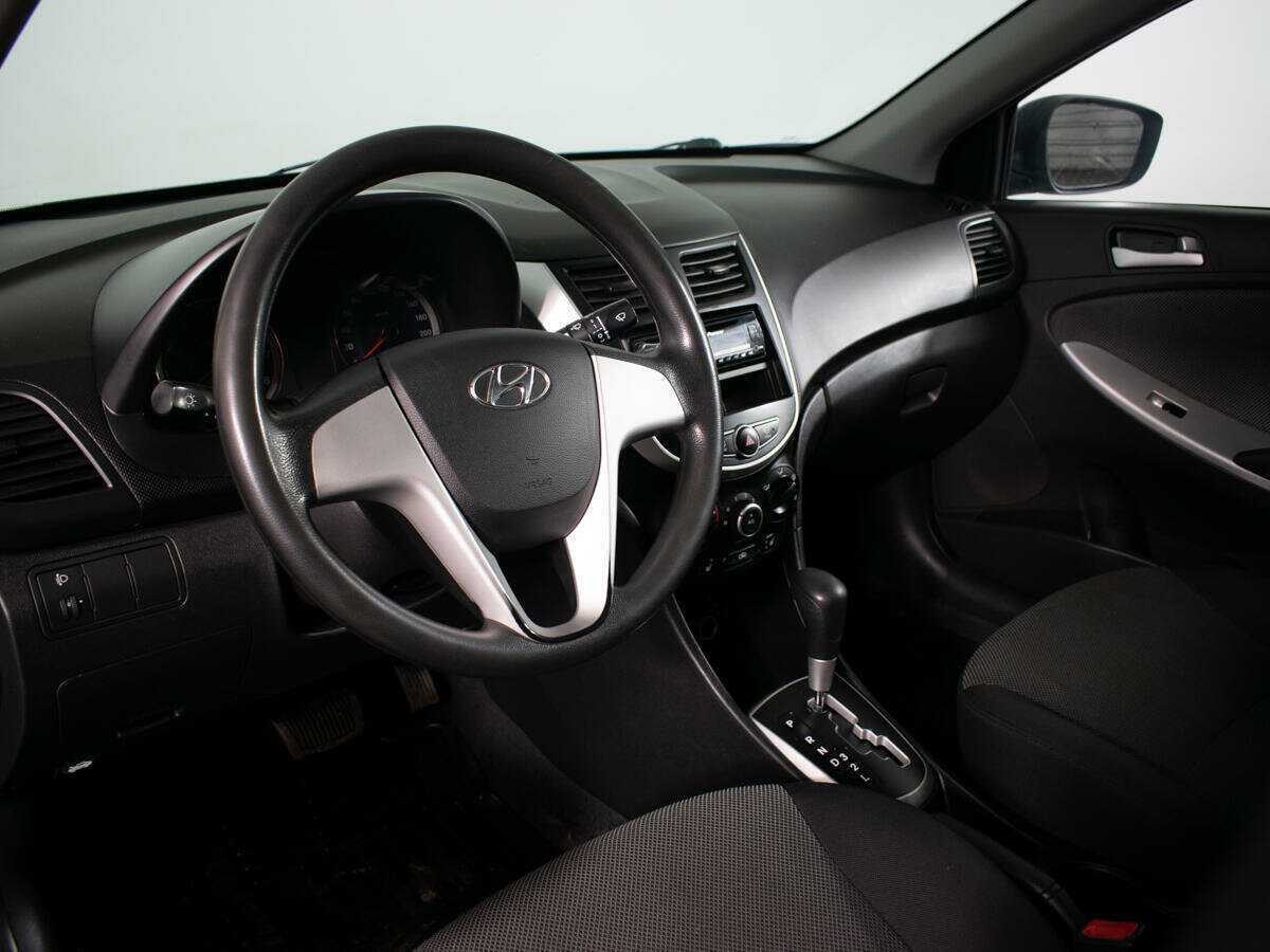 Hyundai Solaris б/у, 2013, Автоматическая. Фото: #12