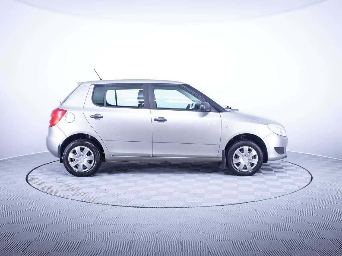 Skoda Fabia б/у, 2013, Механическая. Фото: #3