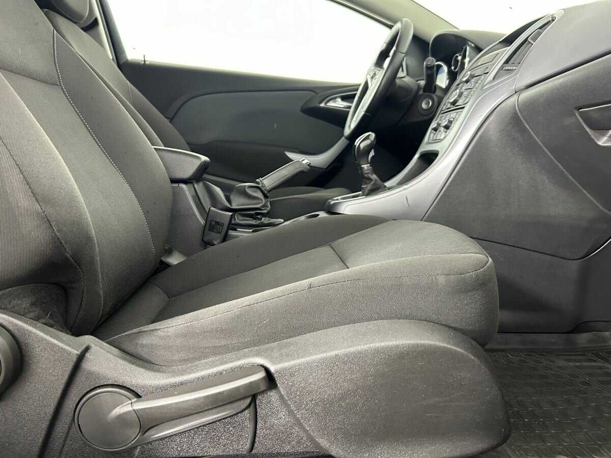 Opel Astra б/у, 2014, Механическая. Фото: #13