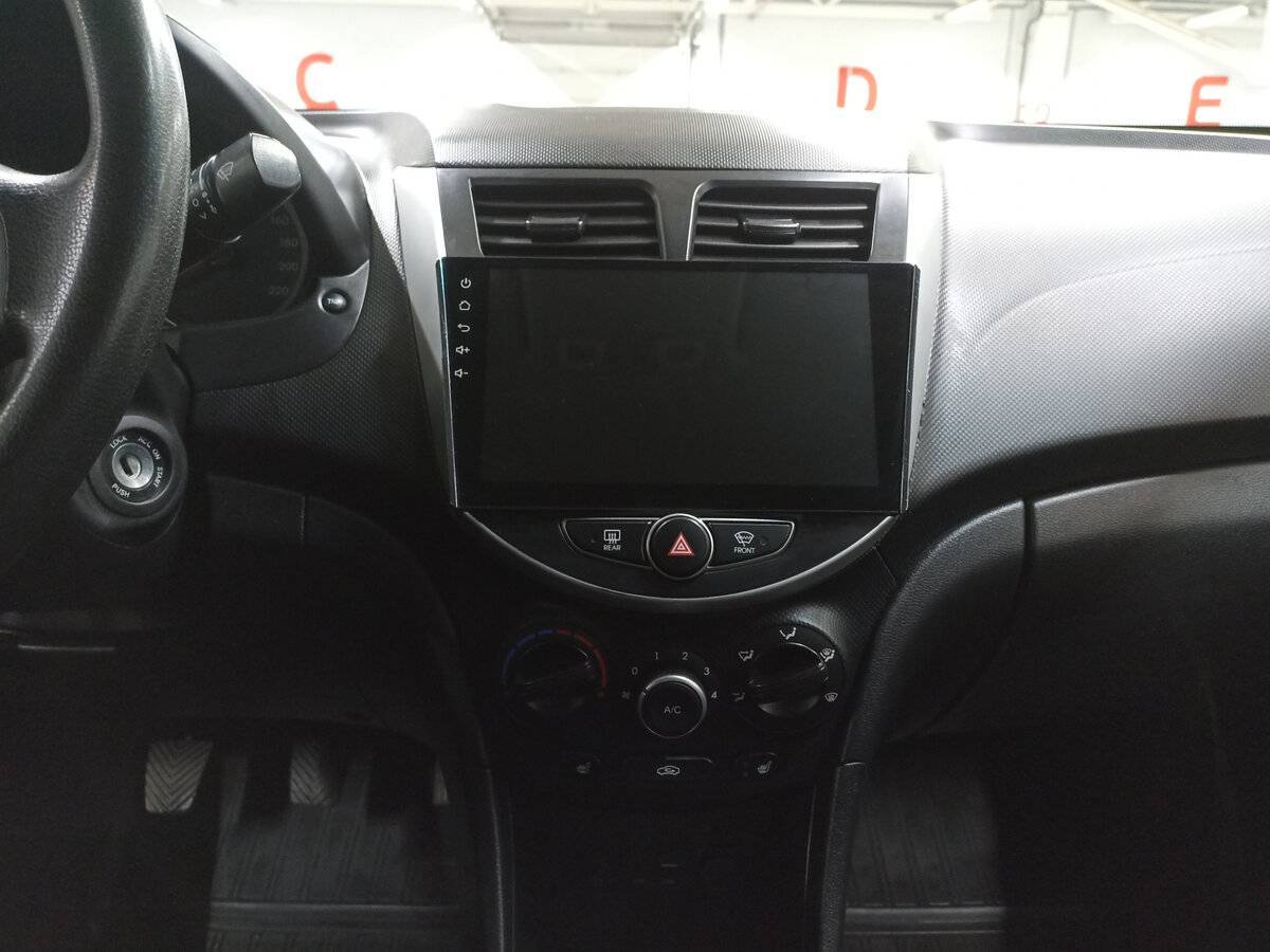 Hyundai Solaris б/у, 2015, Механическая. Фото: #14