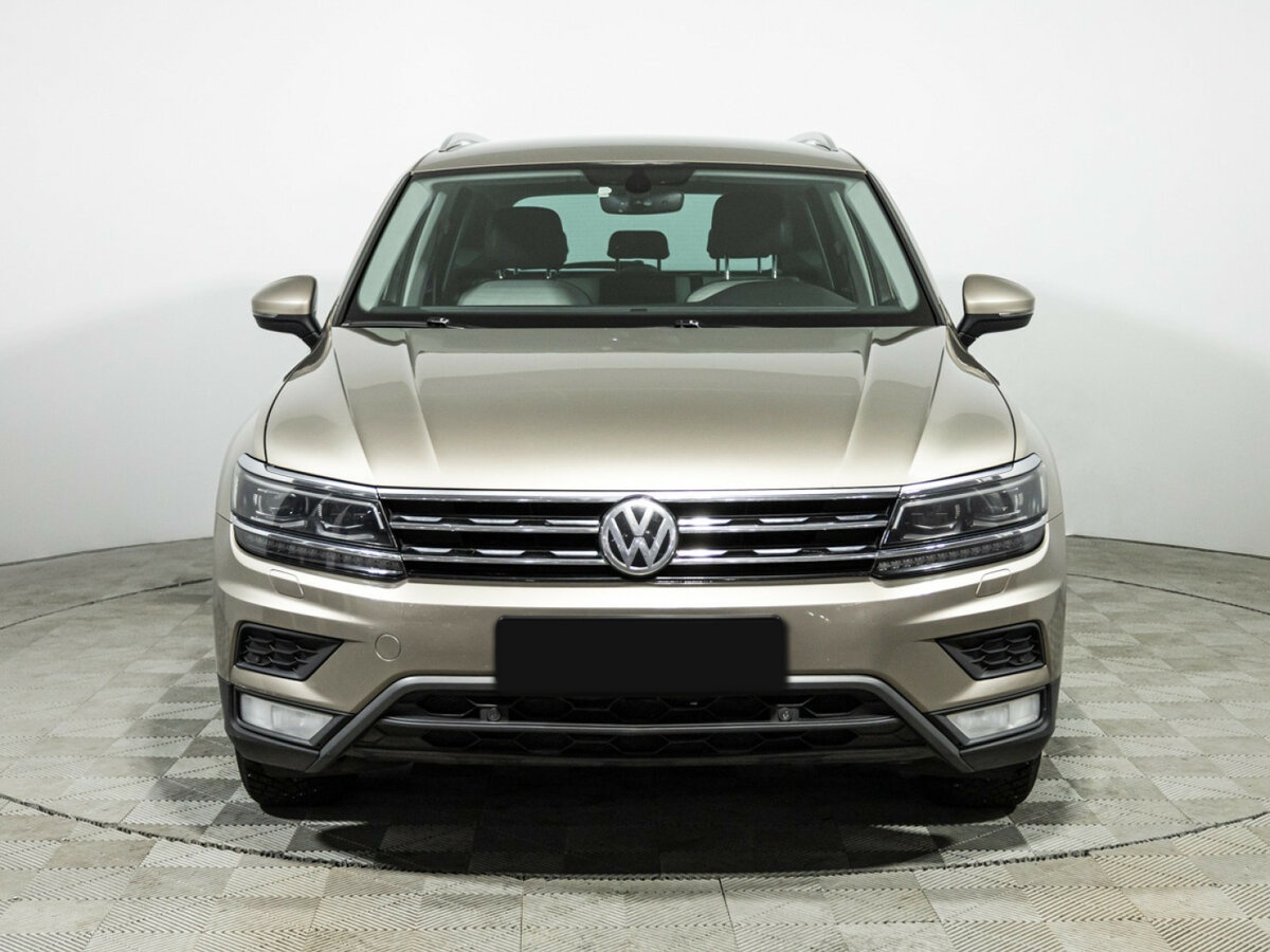 Volkswagen Tiguan б/у, 2017, Роботизированная. Фото: #1