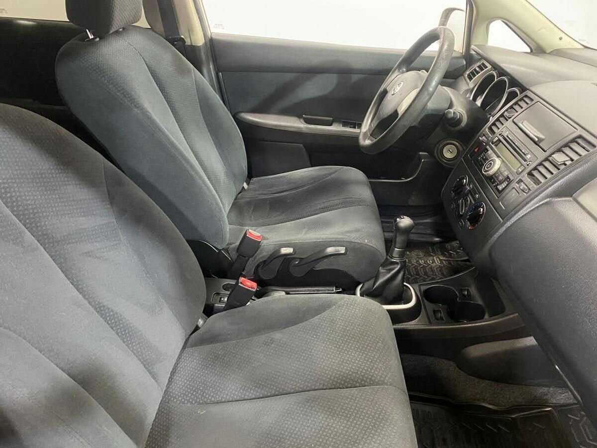 Nissan Tiida б/у, 2013, Механическая. Фото: #9