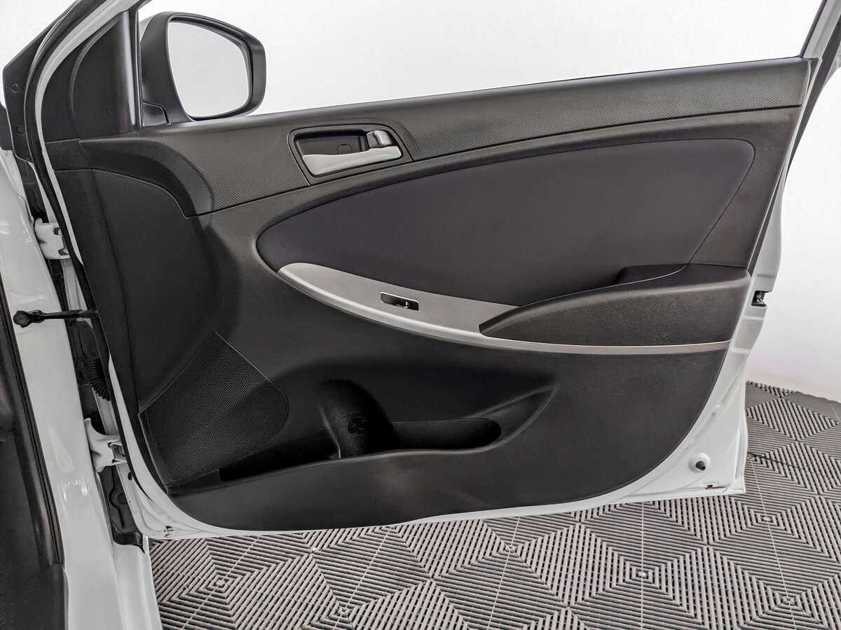 Hyundai Solaris б/у, 2015, Автоматическая. Фото: #17