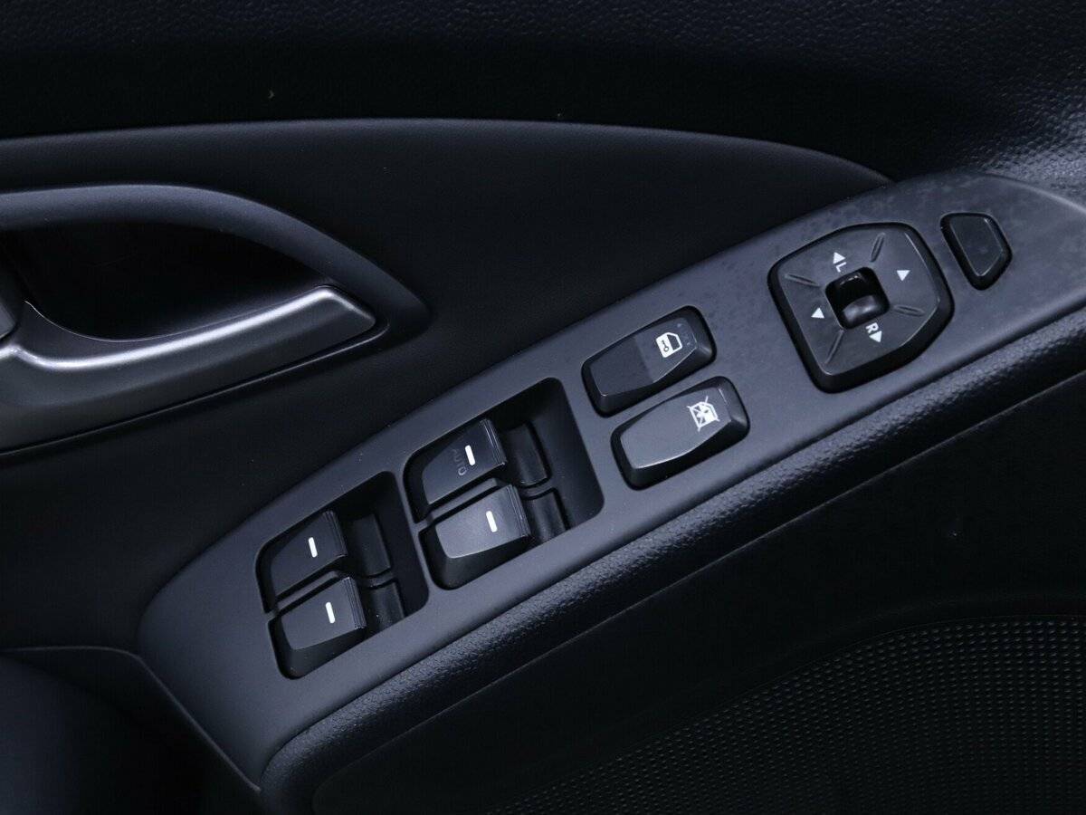 Hyundai ix35 б/у, 2012, Автоматическая. Фото: #7