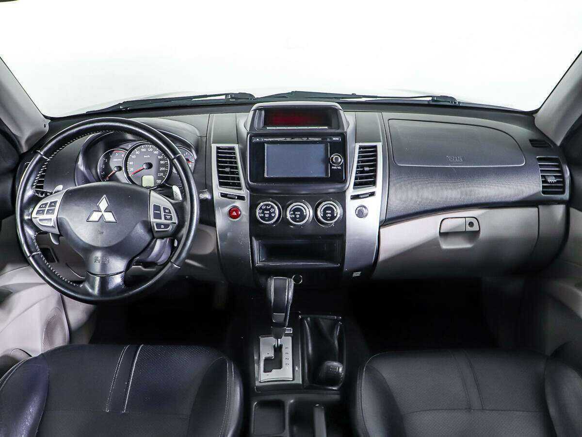 Mitsubishi Pajero Sport б/у, 2014, Автоматическая. Фото: #9