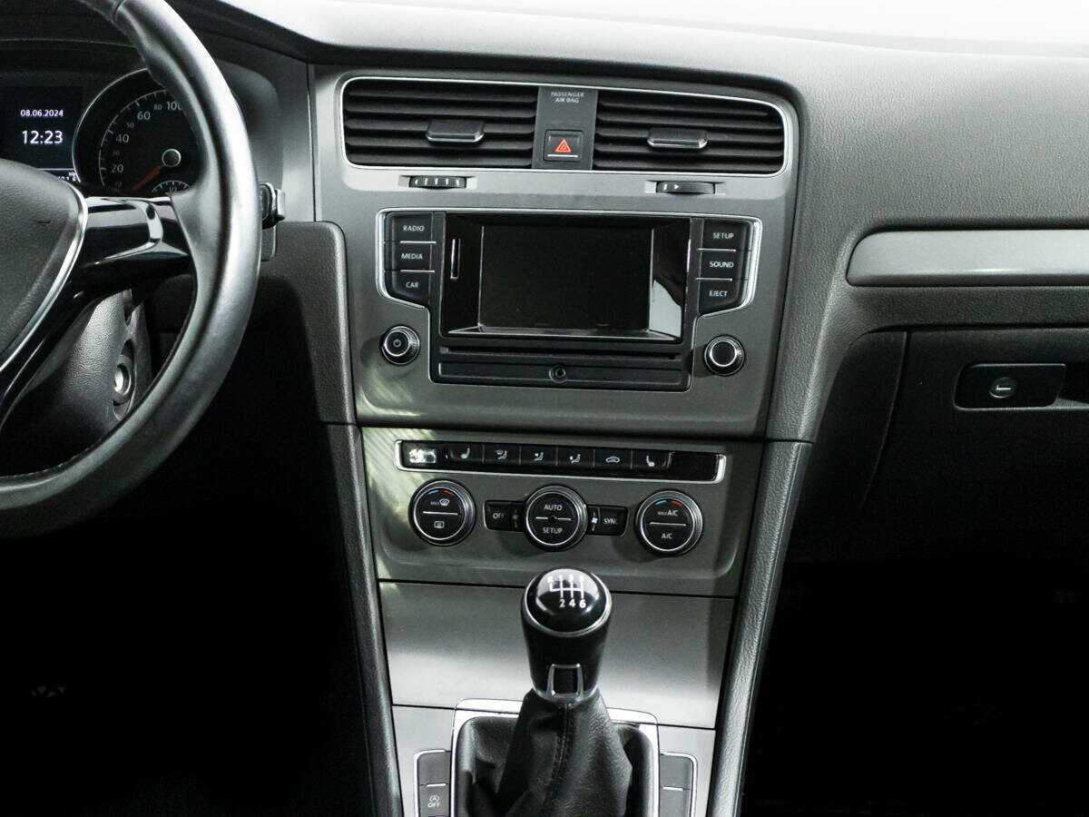 Volkswagen Golf б/у, 2013, Механическая. Фото: #13